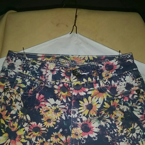 JUSTICE PREMIUM JEANS - Picture 2 of 2